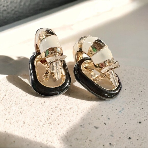 NEW Gold, Black & White Striped Interlocking Link Large Hoop Statement Earrings - Picture 12 of 16